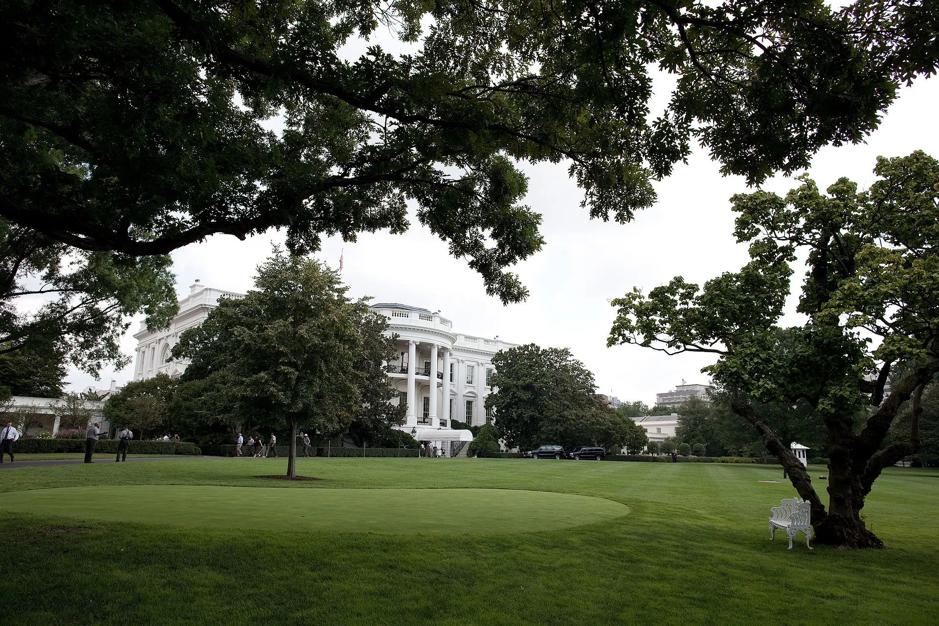 The South Lawn and South Portico of the White House on a clear day, with the fountain and manicured grounds in the foreground.